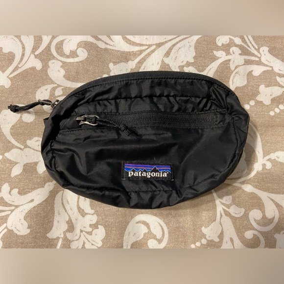 Patagonia Handbags - Patagonia Ultralight Black Hole Hip Pack